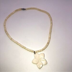 VTG Bone Bead Necklace & Flower Pendant w Hook Clasp 19” & 1.5” Pendant